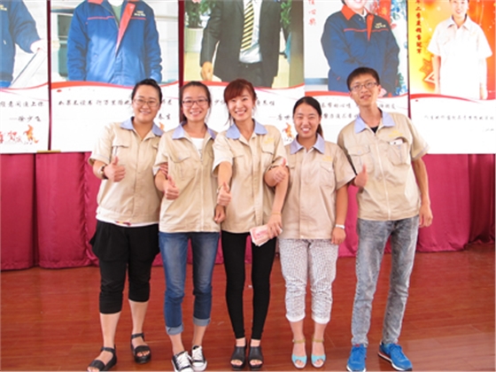 煙臺(tái)華順油氣潤(rùn)滑之冠軍部門(mén)合影