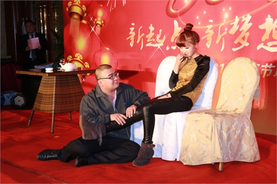 煙臺(tái)華順油氣潤(rùn)滑春晚節(jié)目之小品