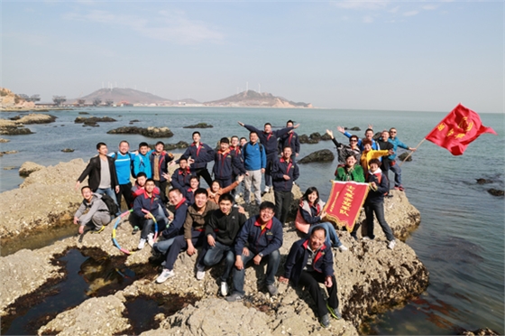 司慶之長(zhǎng)島旅游集體合影