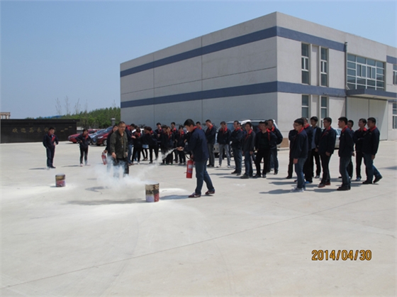 煙臺華順油氣潤滑之安全培訓滅火器實際操作