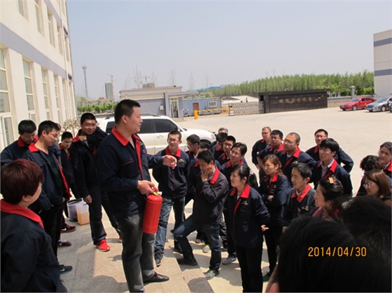 煙臺(tái)華順油氣潤滑之安全培訓(xùn)滅火器使用講解