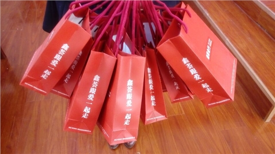 煙臺華順油氣潤滑設(shè)備不僅能用于滾動軸承和滑動軸承，還在齒輪尤其是大型開式齒輪、蝸輪蝸桿、滑動面、機(jī)車輪緣及軌道、鏈條等傳動件獲得了廣泛應(yīng)用