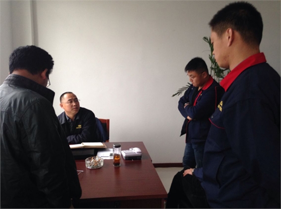 煙臺(tái)華順油氣潤(rùn)滑設(shè)備適用于滾動(dòng)軸承、開(kāi)式齒輪、鏈條、軌道、輪緣、高速電主軸等的潤(rùn)滑，尤其適用于高溫、高速、重載、極低速、受水或其它有化學(xué)危害性流體侵蝕場(chǎng)合