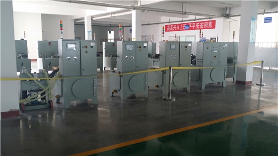 千萬不要去拿油氣集中潤滑系統(tǒng)的價格來做比較