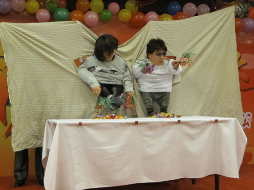 煙臺(tái)華順油氣潤(rùn)滑之2013年春晚節(jié)目之木偶戲