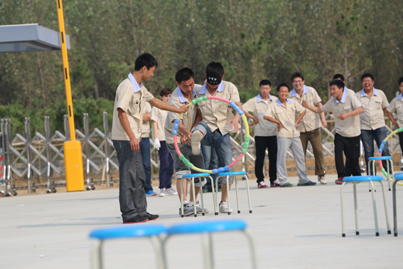 煙臺華順油氣潤滑運動項目之信任游戲