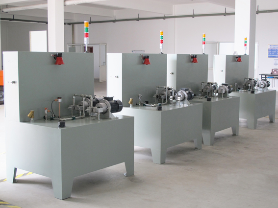 煙臺(tái)華順油氣潤(rùn)滑之車間產(chǎn)品區(qū)