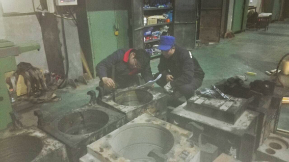 煙臺華順公司13年來專項致力于油氣集中潤滑技術(shù)的應(yīng)用和推廣。近三年的時間，已經(jīng)為國內(nèi)200多個企業(yè)提供了500余套具有自主知識產(chǎn)權(quán)的油氣集中潤滑系統(tǒng)。華順公司可根據(jù)客戶的實際需求完成從現(xiàn)場調(diào)研、方案設(shè)計、產(chǎn)品生產(chǎn)制造、現(xiàn)場安裝到系統(tǒng)調(diào)試的整體交鑰匙工程