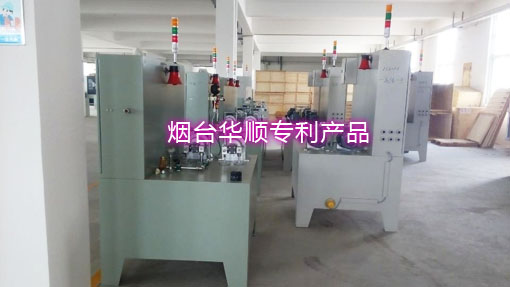 煙臺華順油氣潤滑設(shè)備不僅能用于滾動軸承和滑動軸承，還在齒輪尤其是大型開式齒輪、蝸輪蝸桿、滑動面、機車輪緣及軌道、鏈條等傳動件獲得了廣泛應(yīng)用