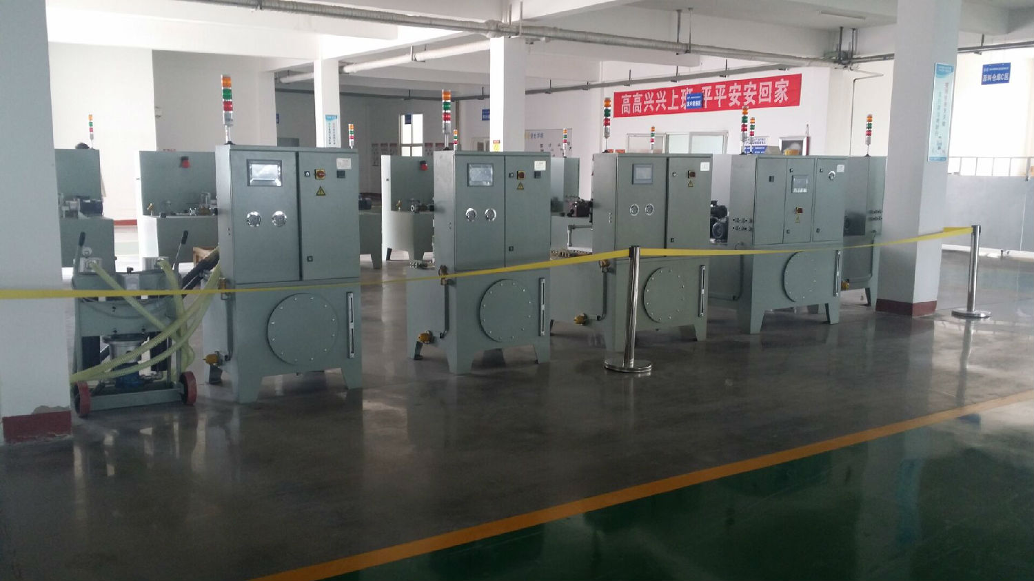 千萬不要去拿油氣集中潤滑系統(tǒng)的價(jià)格來做比較