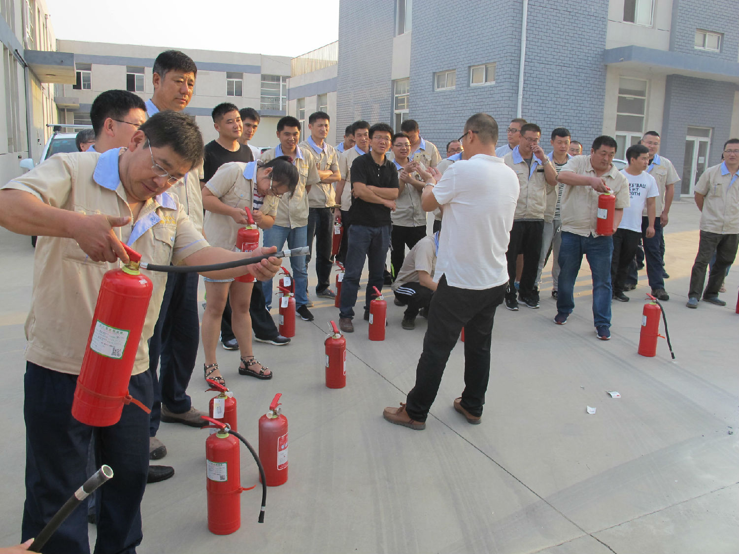 【安全高于一切】華順油氣潤滑廠家開展消防安全演練