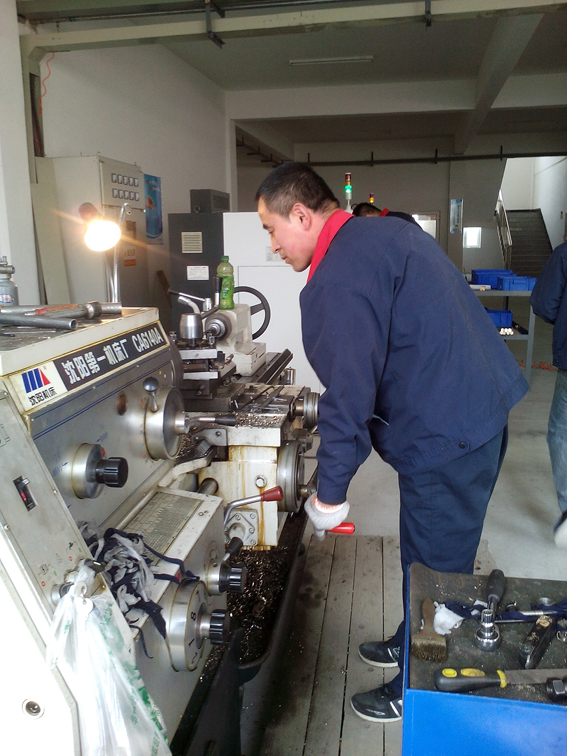 華順油氣潤(rùn)滑設(shè)備機(jī)加工